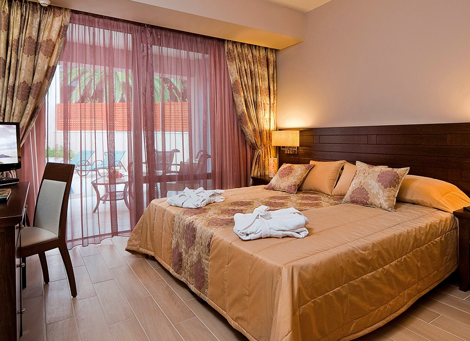 Two Bedroom Suite with Private Pool and Jacuzzi